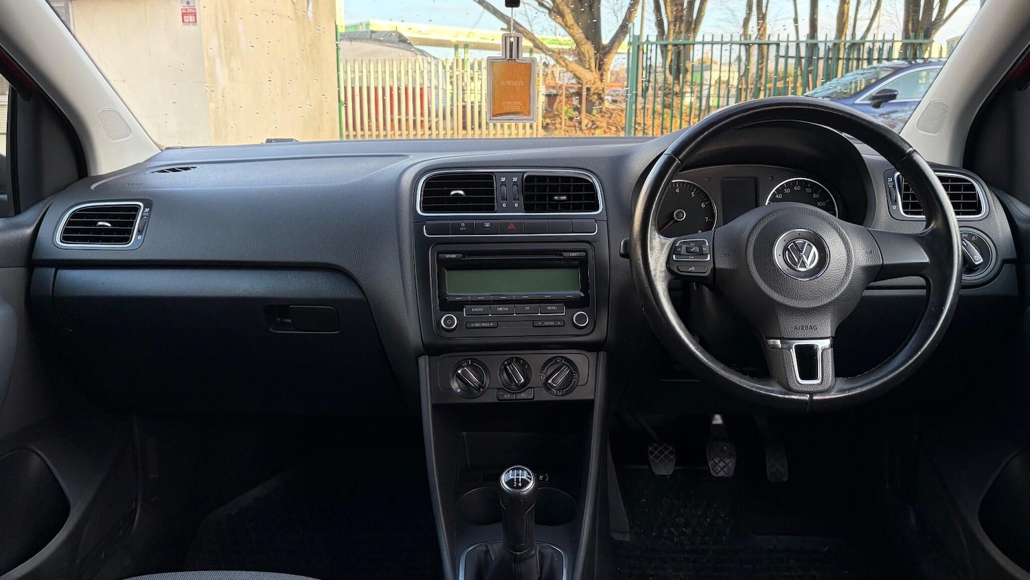 Used Volkswagen Polo 2011 for sale - 78184478: Photo 2