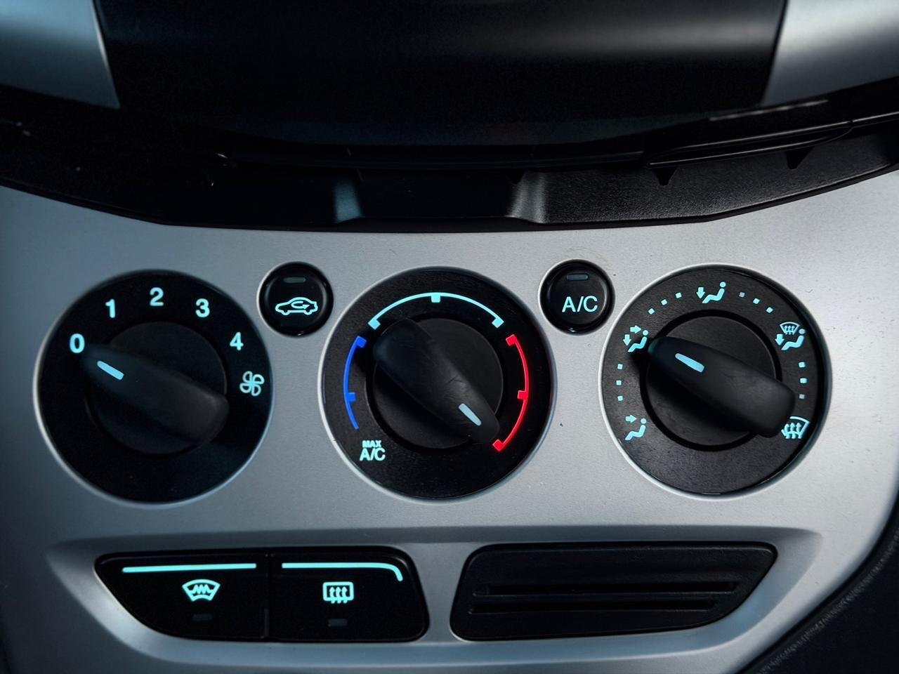 Used Ford Focus 2011 for sale - 77170666: Photo 16