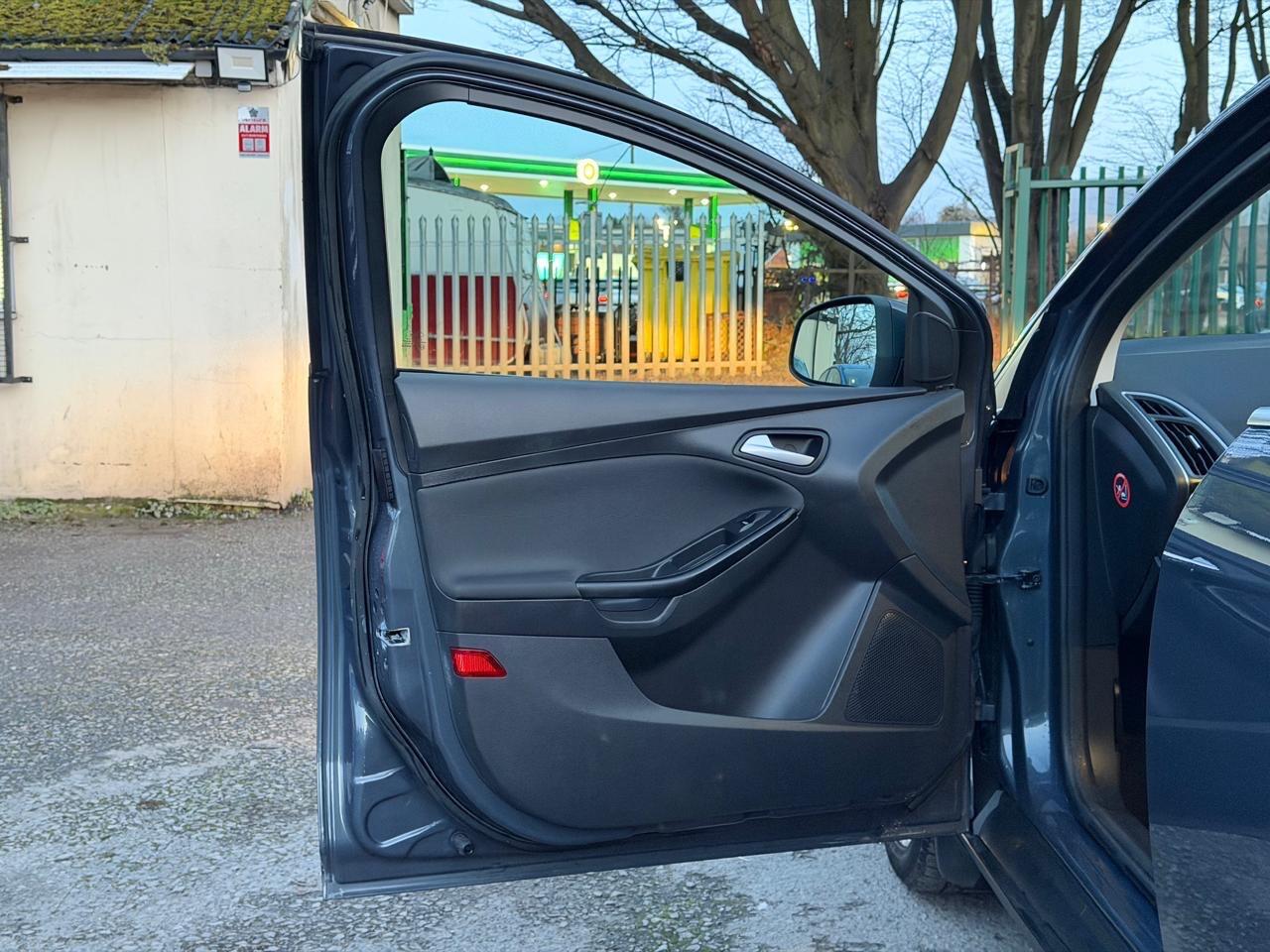 Used Ford Focus 2011 for sale - 77170666: Photo 42