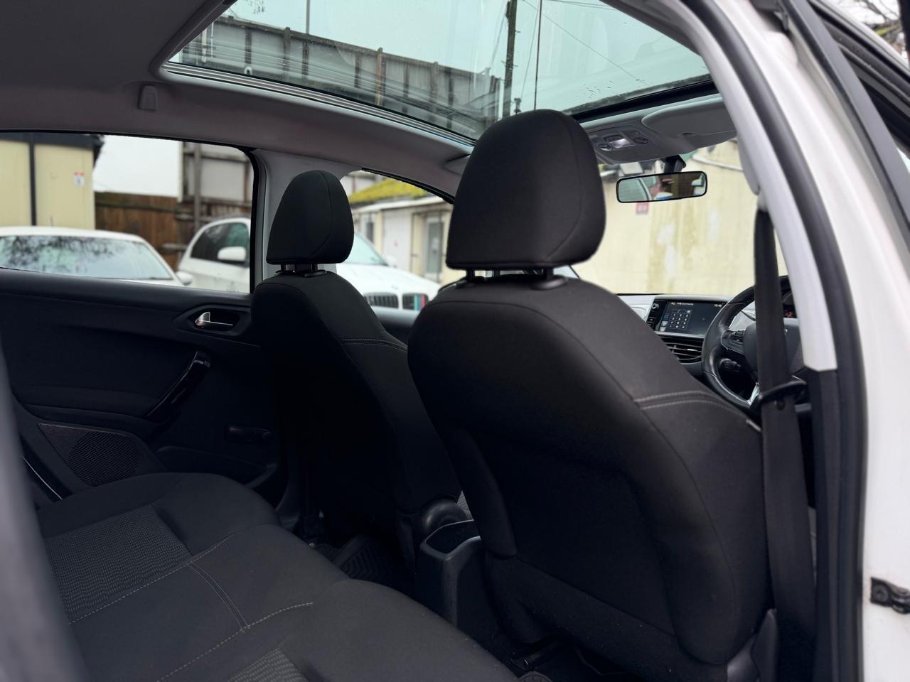 Used Peugeot 208 2014 for sale - 77278542: Photo 32