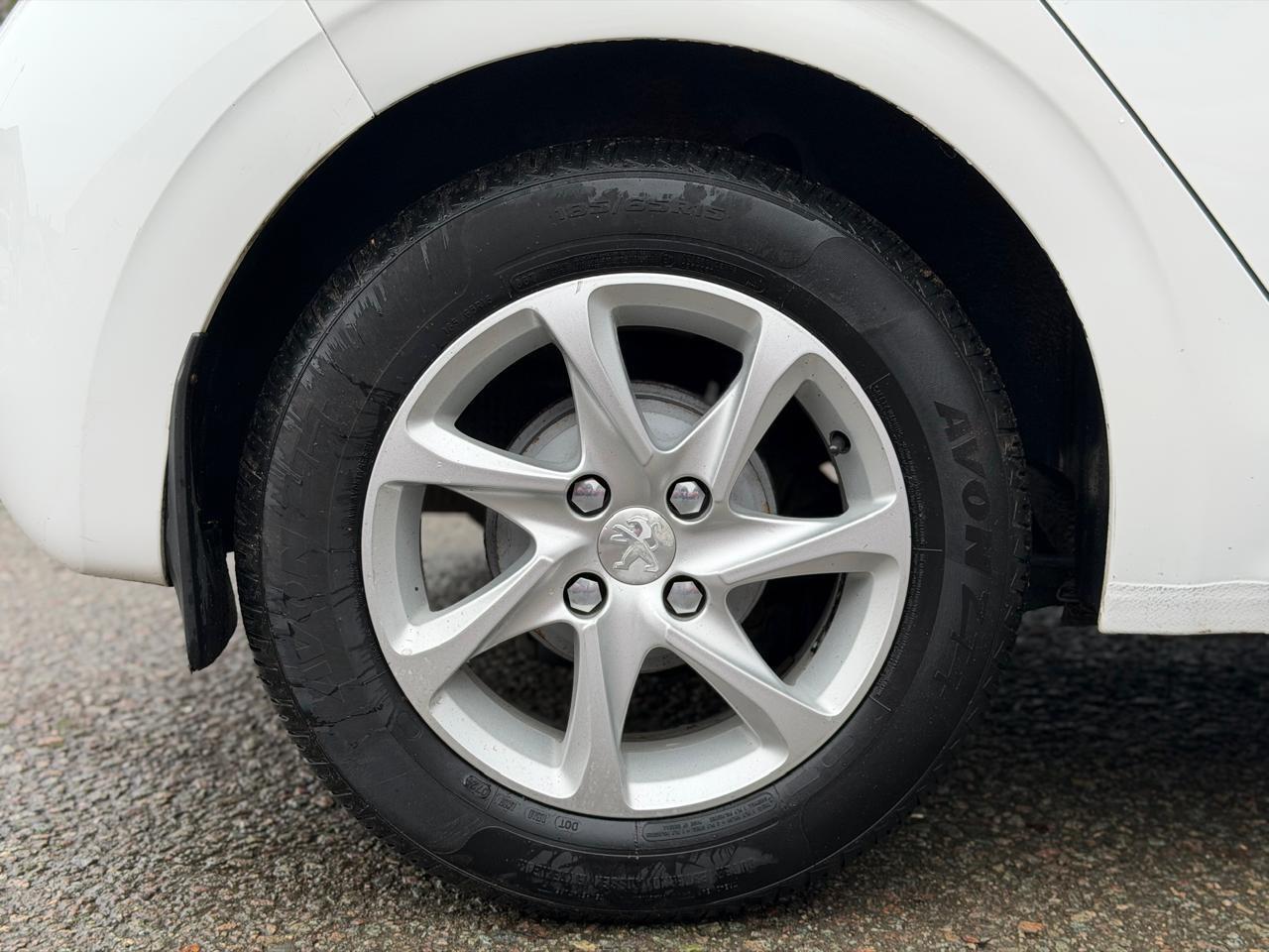 Used Peugeot 208 2014 for sale - 77278542: Photo 38