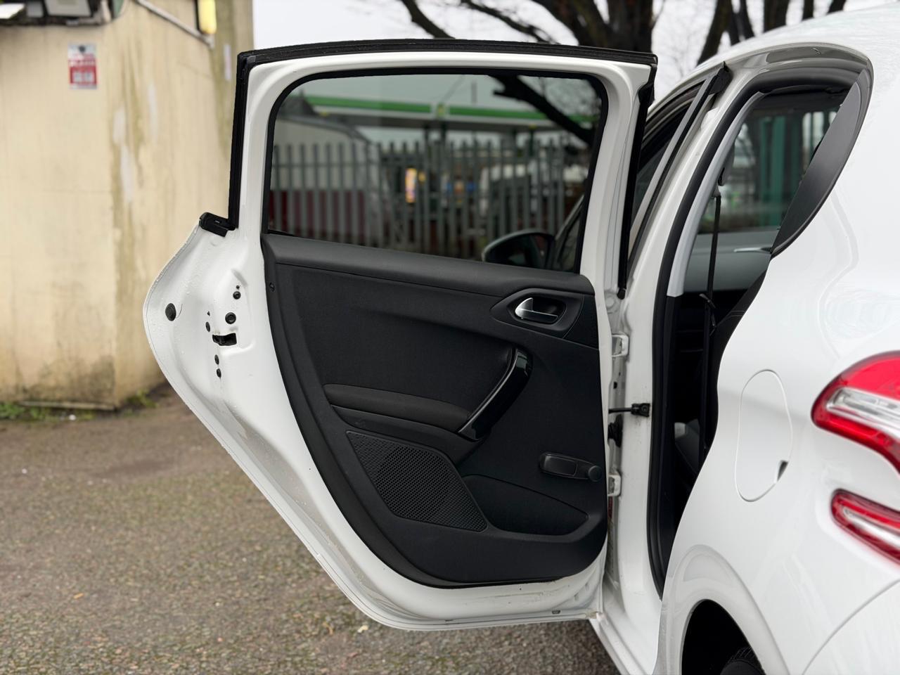 Used Peugeot 208 2014 for sale - 77278542: Photo 52