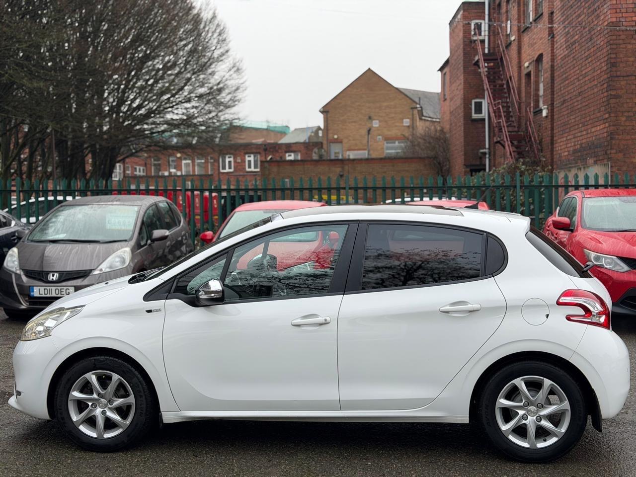 Used Peugeot 208 2014 for sale - 77278542: Photo 7