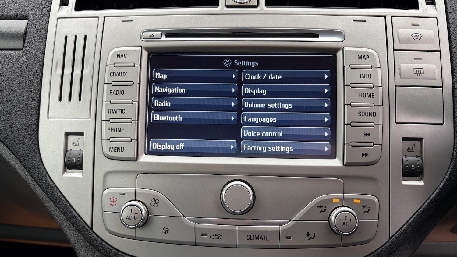 Used Ford Kuga 2011 for sale - 77291383: Photo 19