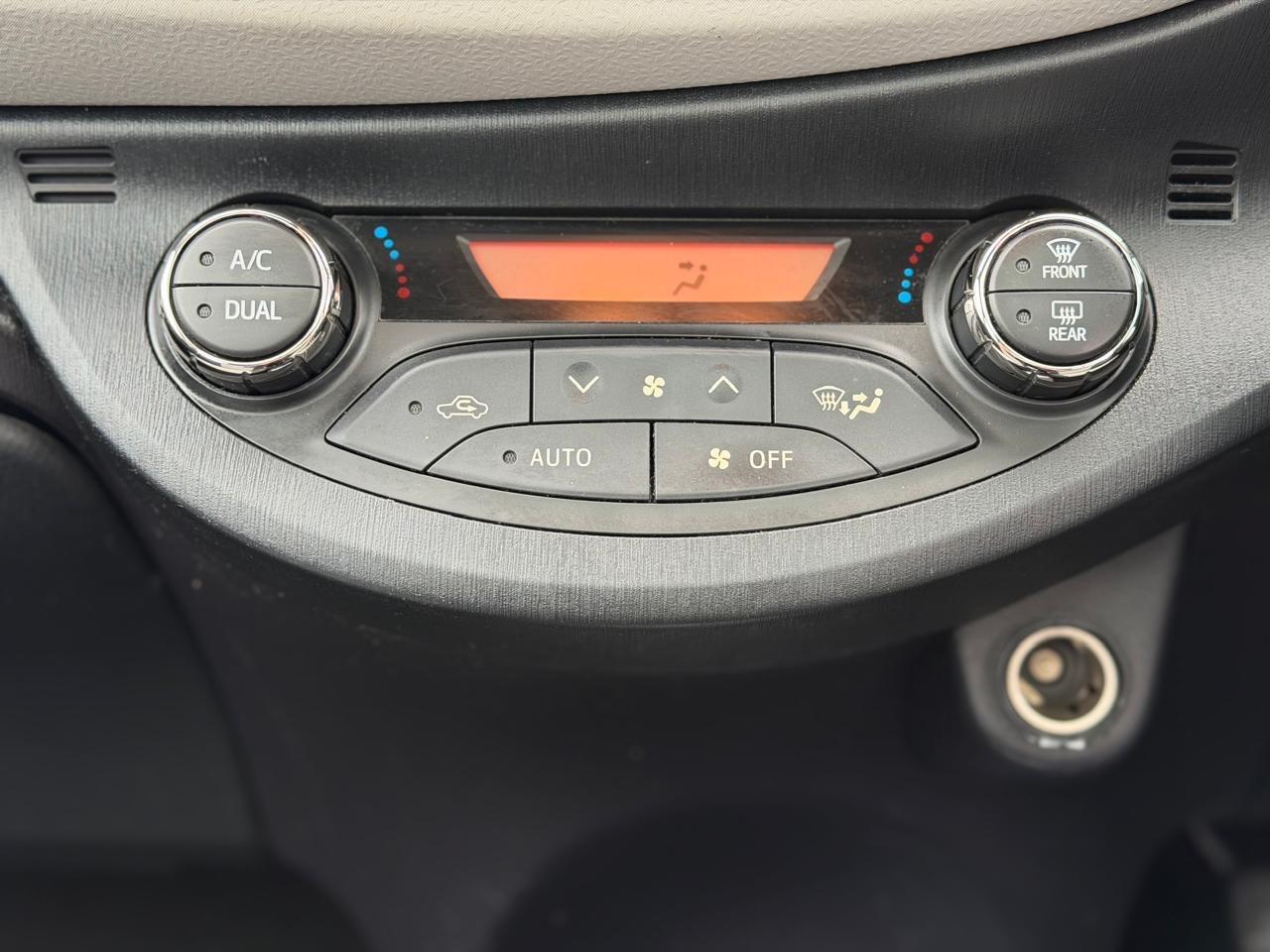 Used Toyota Yaris 2013 for sale - 77358940: Photo 15