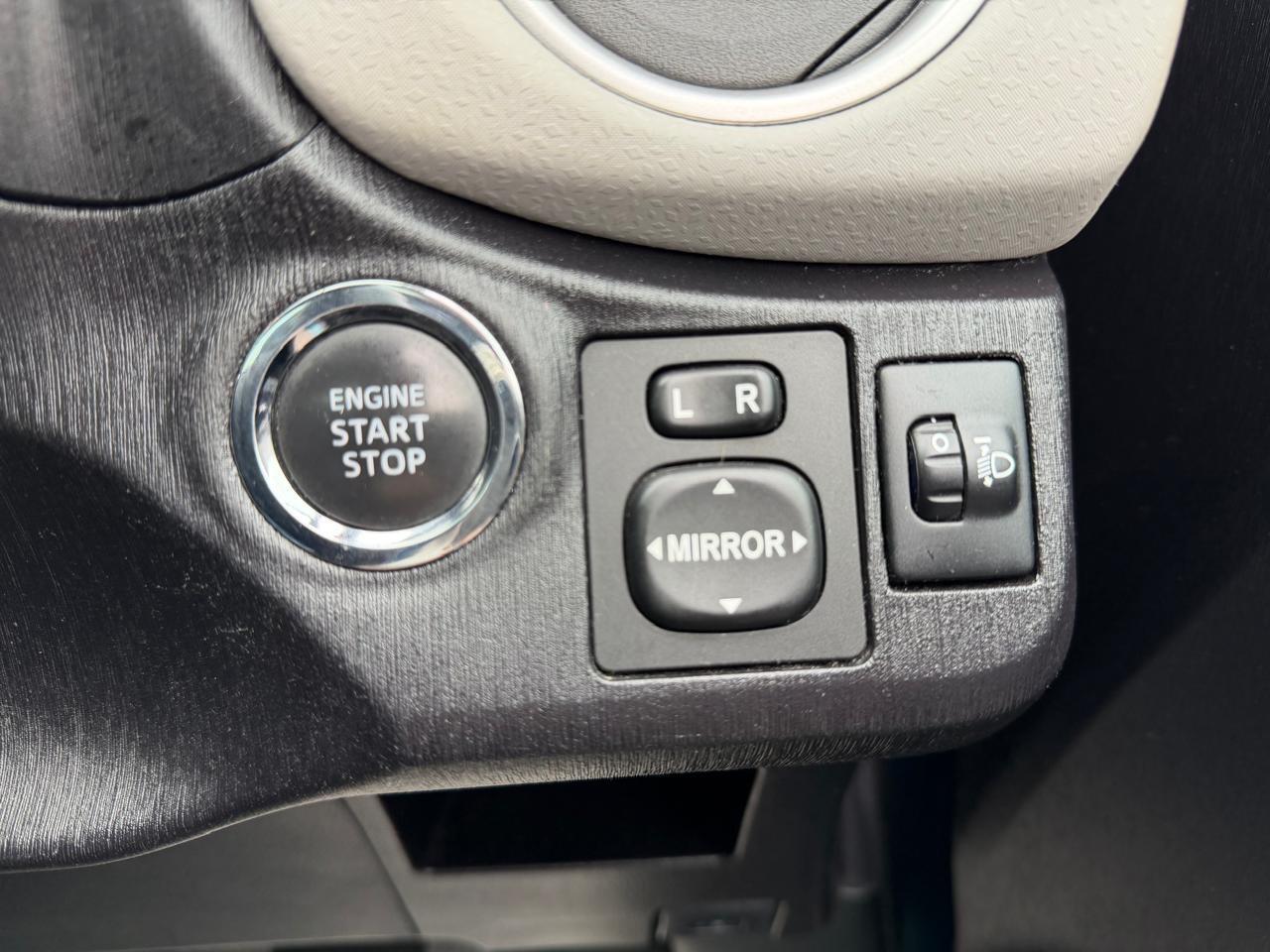 Used Toyota Yaris 2013 for sale - 77358940: Photo 17