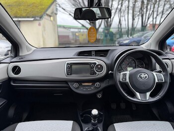 Used Toyota Yaris 2013 for sale - 77358940: Photo