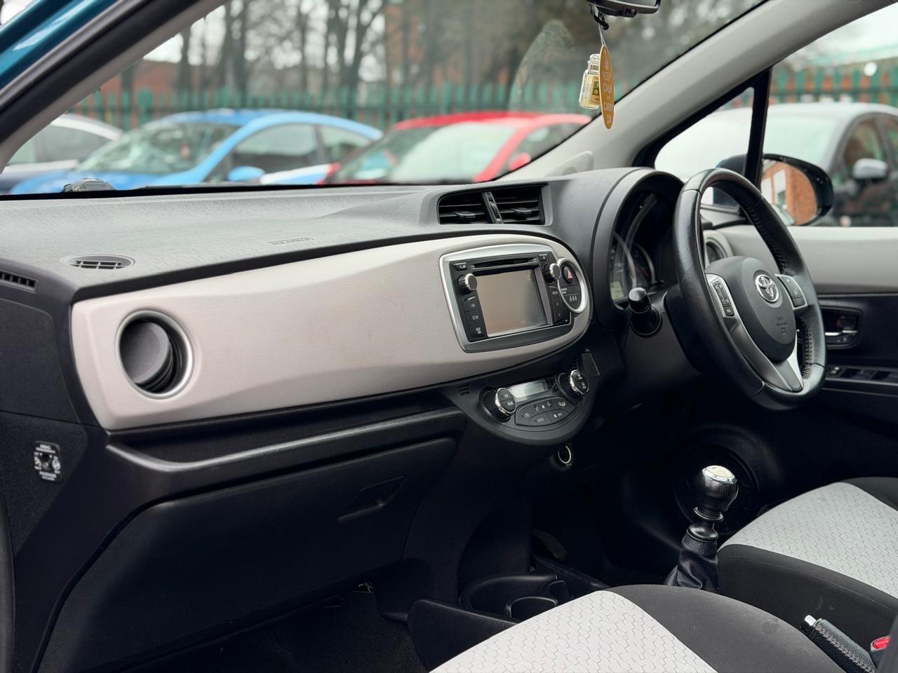 Used Toyota Yaris 2013 for sale - 77358940: Photo 30