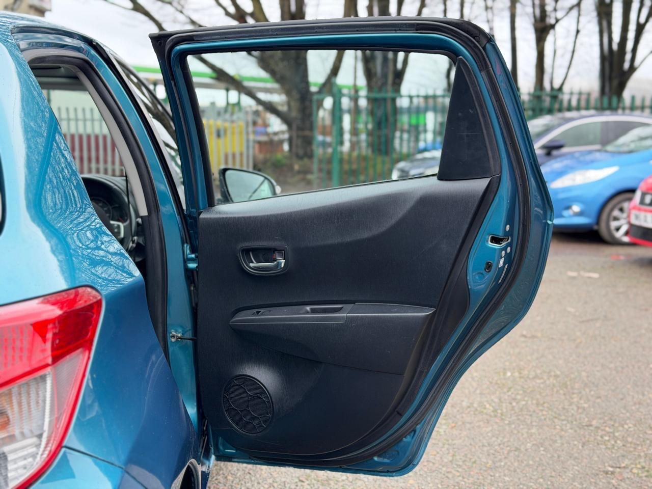 Used Toyota Yaris 2013 for sale - 77358940: Photo 37