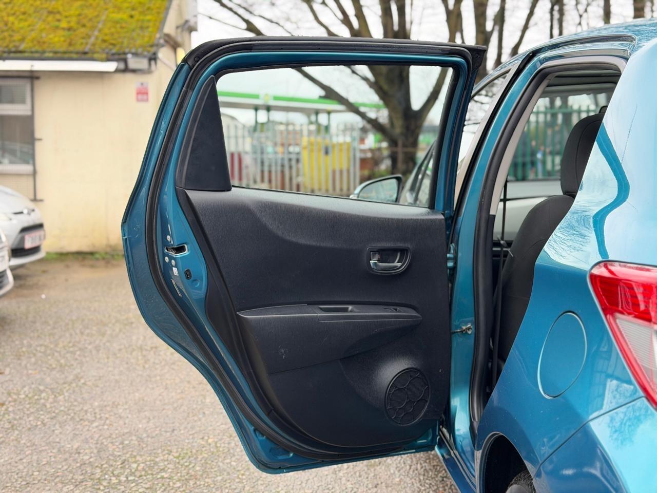 Used Toyota Yaris 2013 for sale - 77358940: Photo 39