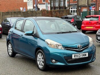 Used Toyota Yaris 2013 for sale - 77358940: Photo