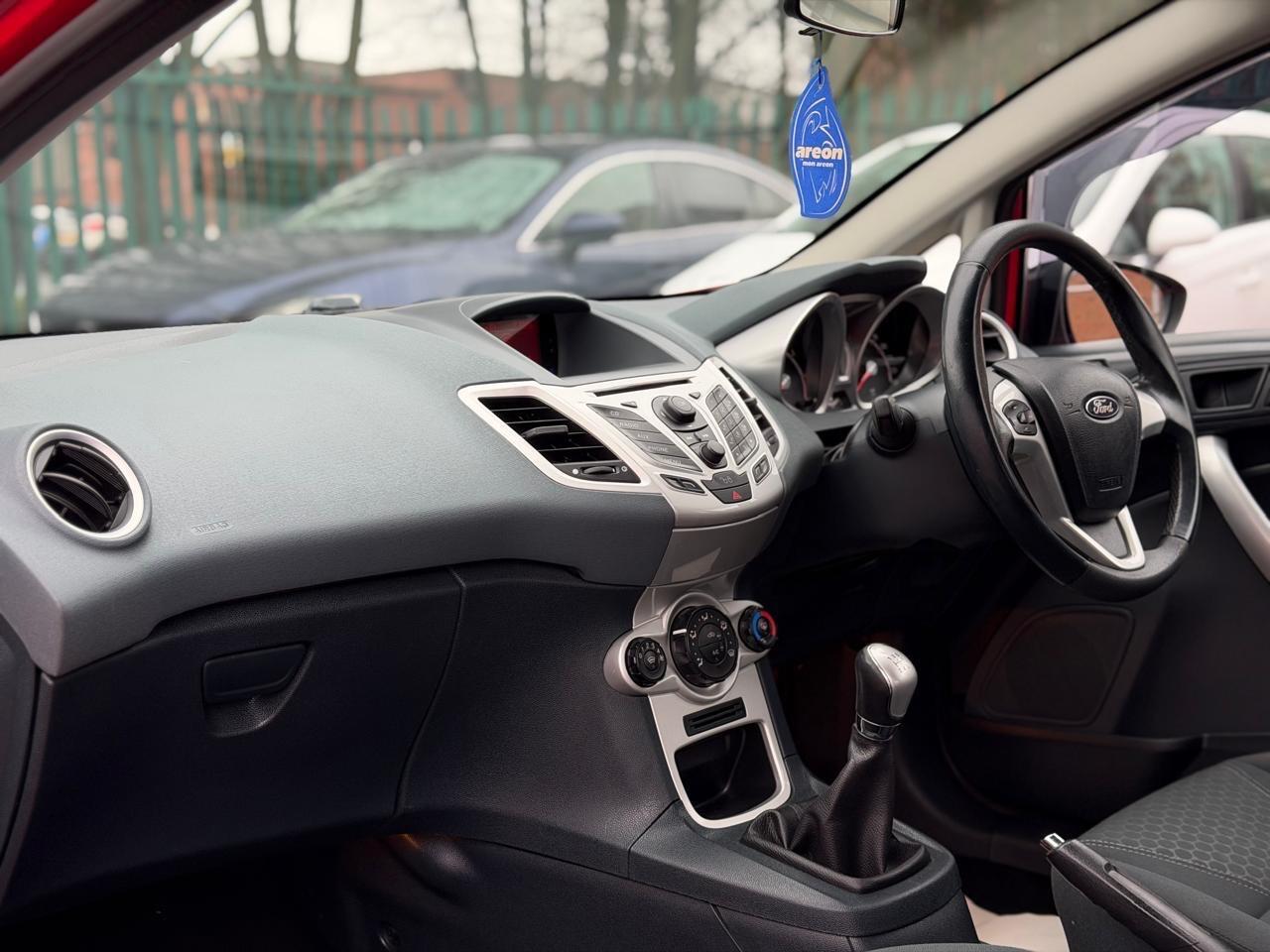 Used Ford Fiesta 2010 for sale - 77170665: Photo 29