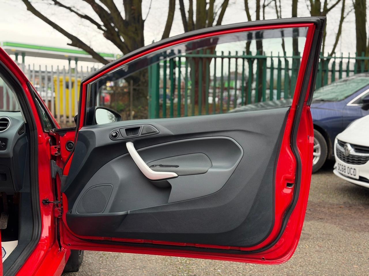 Used Ford Fiesta 2010 for sale - 77170665: Photo 44