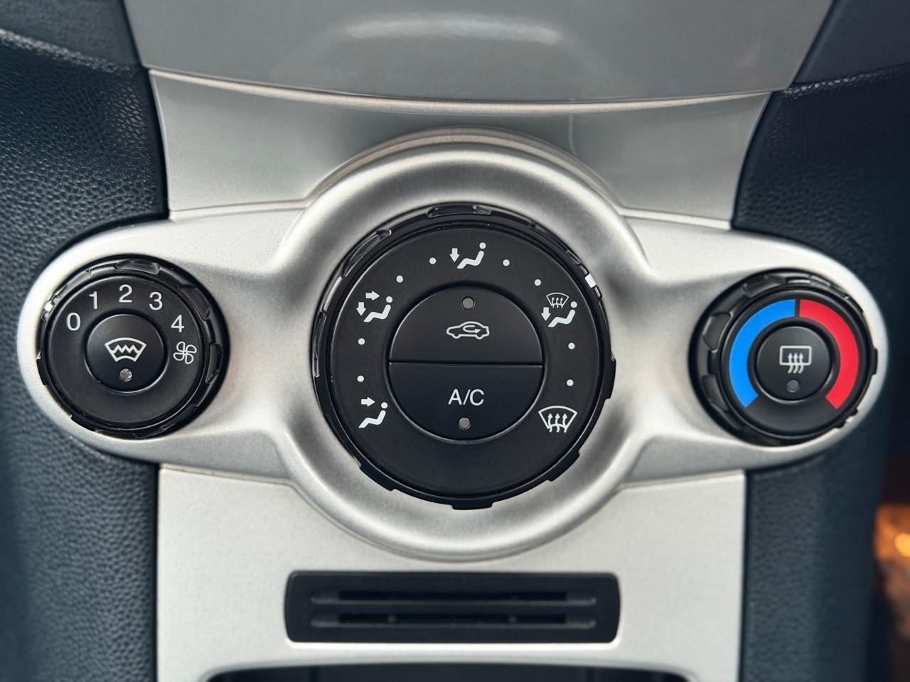 Used Ford Fiesta 2010 for sale - 77550306: Photo 15