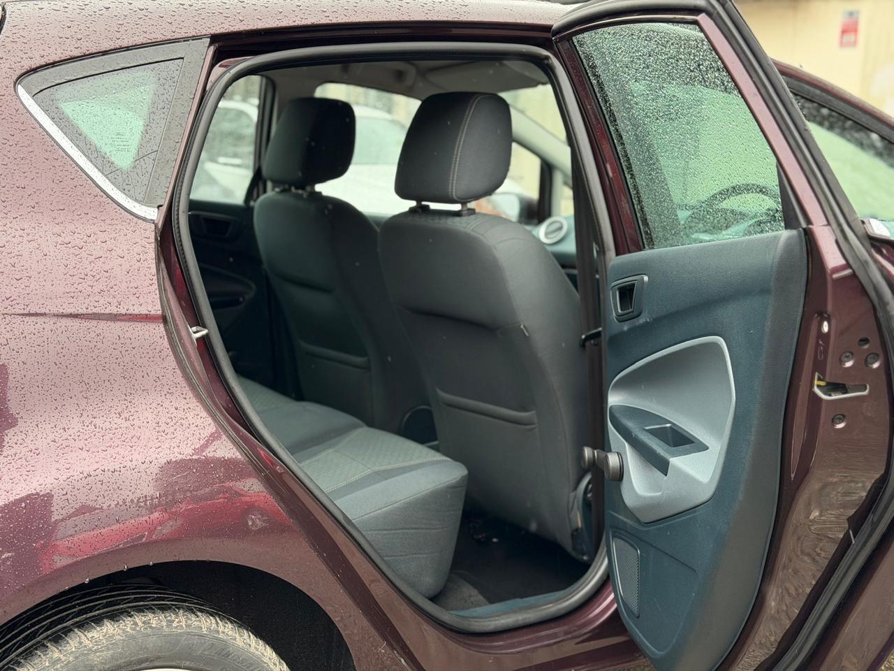 Used Ford Fiesta 2010 for sale - 77550306: Photo 25