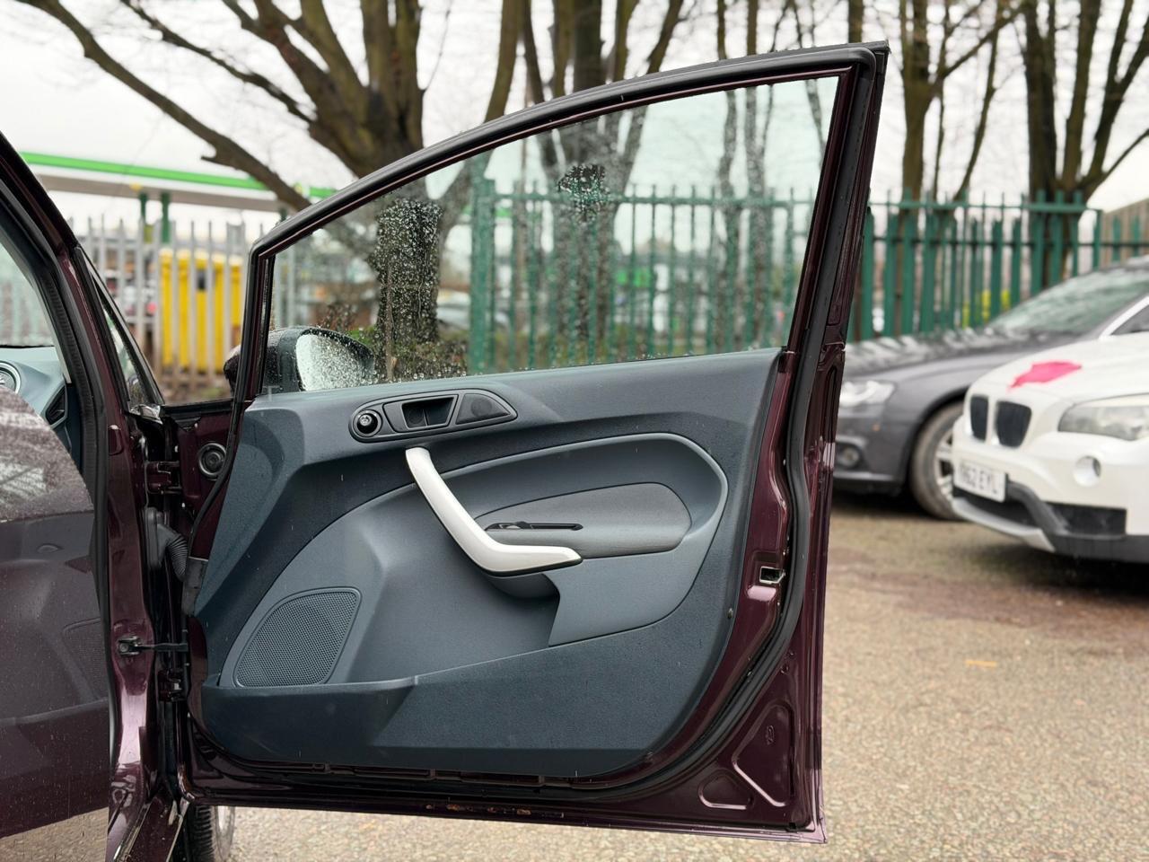 Used Ford Fiesta 2010 for sale - 77550306: Photo 42