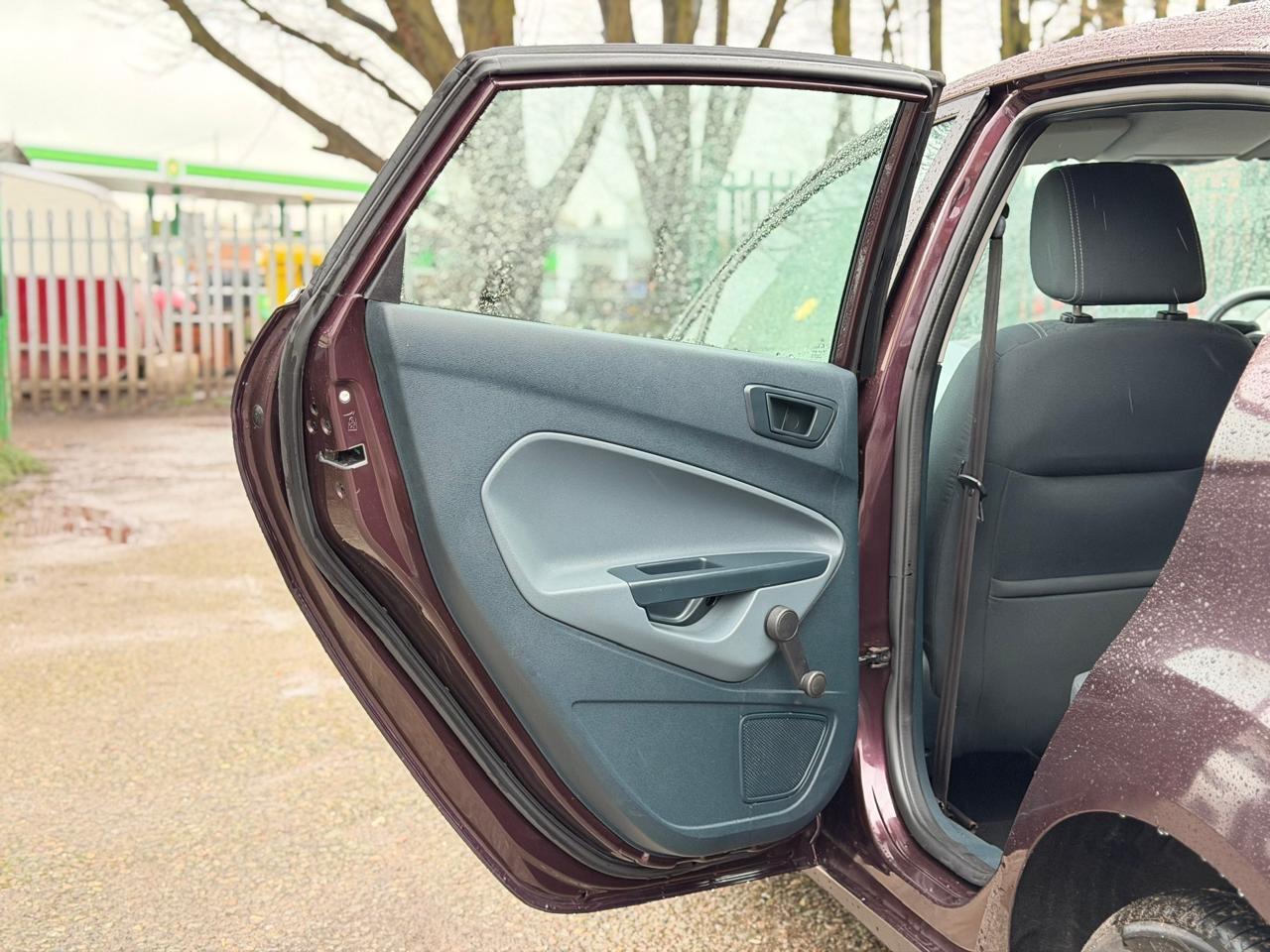 Used Ford Fiesta 2010 for sale - 77550306: Photo 45