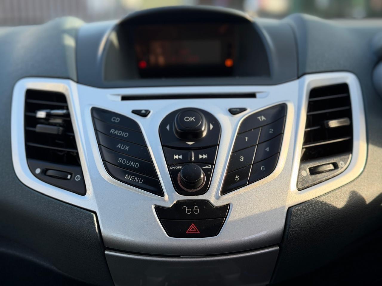 Used Ford Fiesta 2010 for sale - 77170668: Photo 13