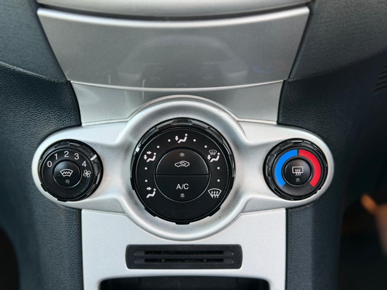 Used Ford Fiesta 2010 for sale - 77170668: Photo 14