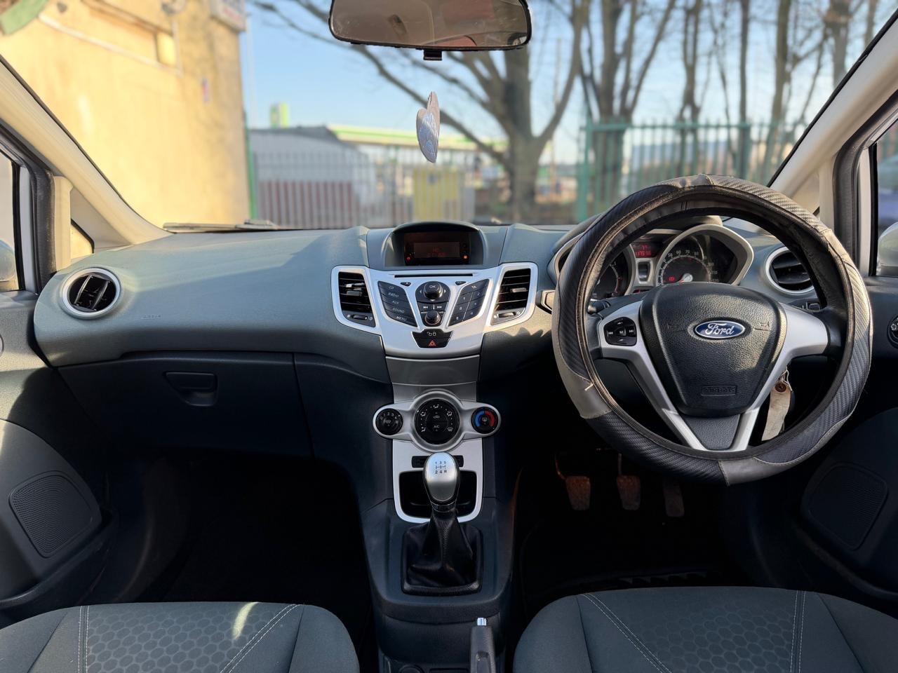 Used Ford Fiesta 2010 for sale - 77170668: Photo 2