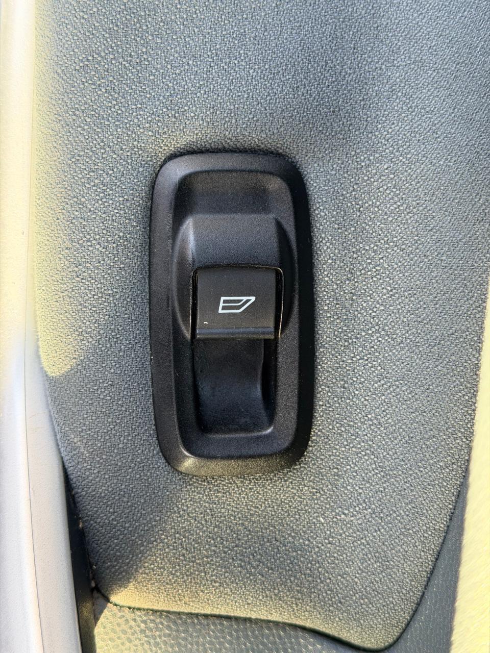 Used Ford Fiesta 2010 for sale - 77170668: Photo 23