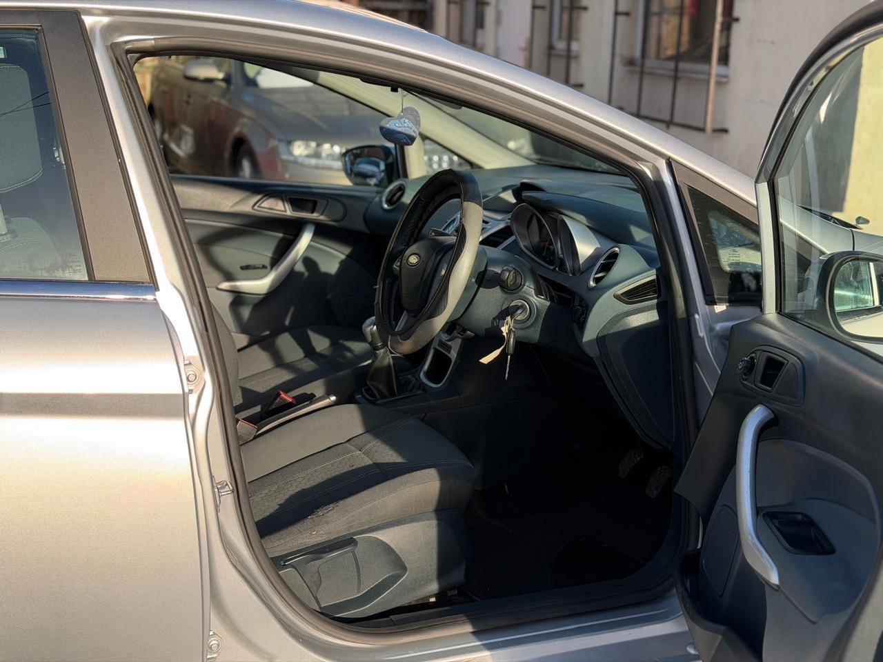 Used Ford Fiesta 2010 for sale - 77170668: Photo 25