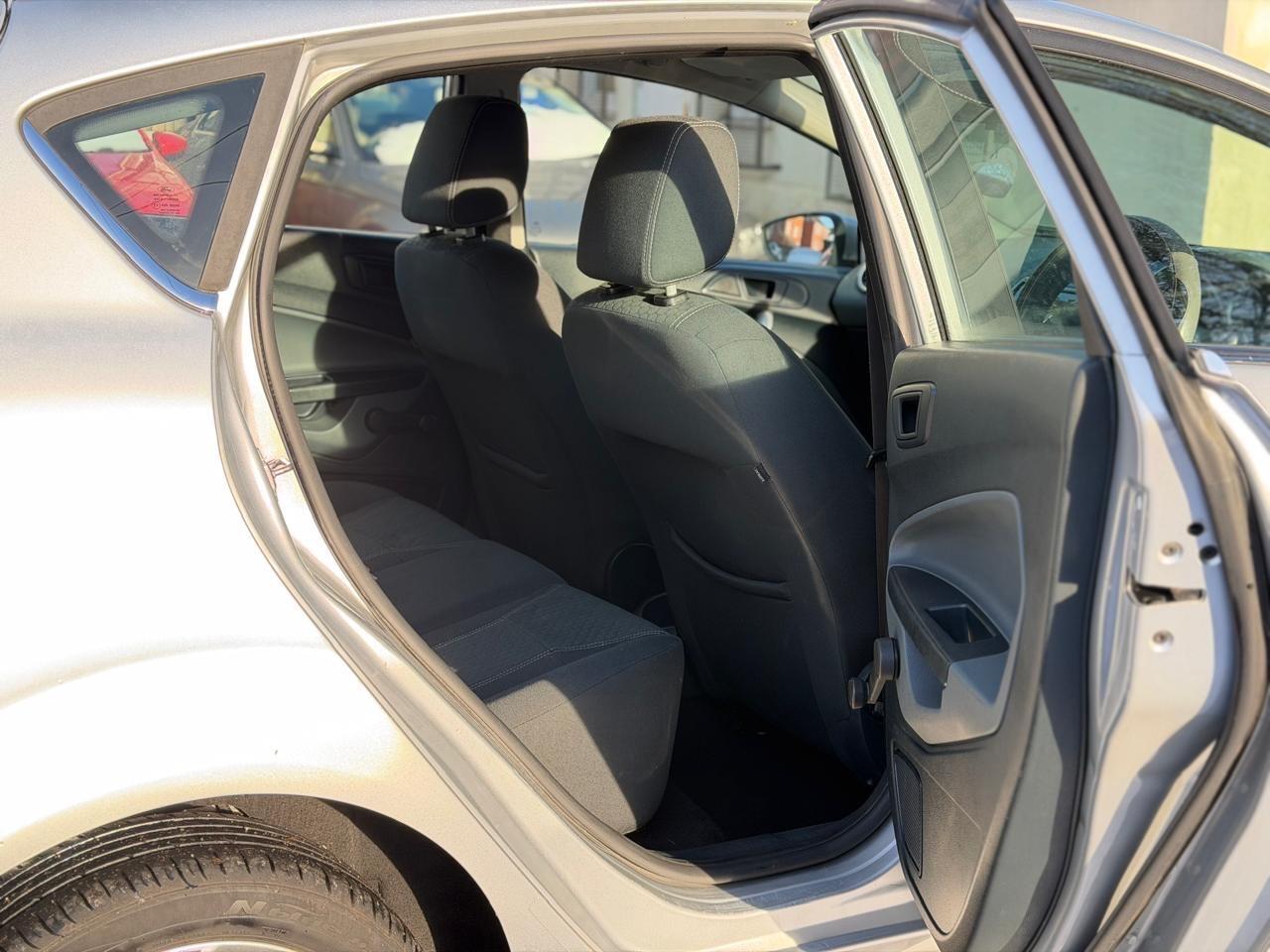 Used Ford Fiesta 2010 for sale - 77170668: Photo 27