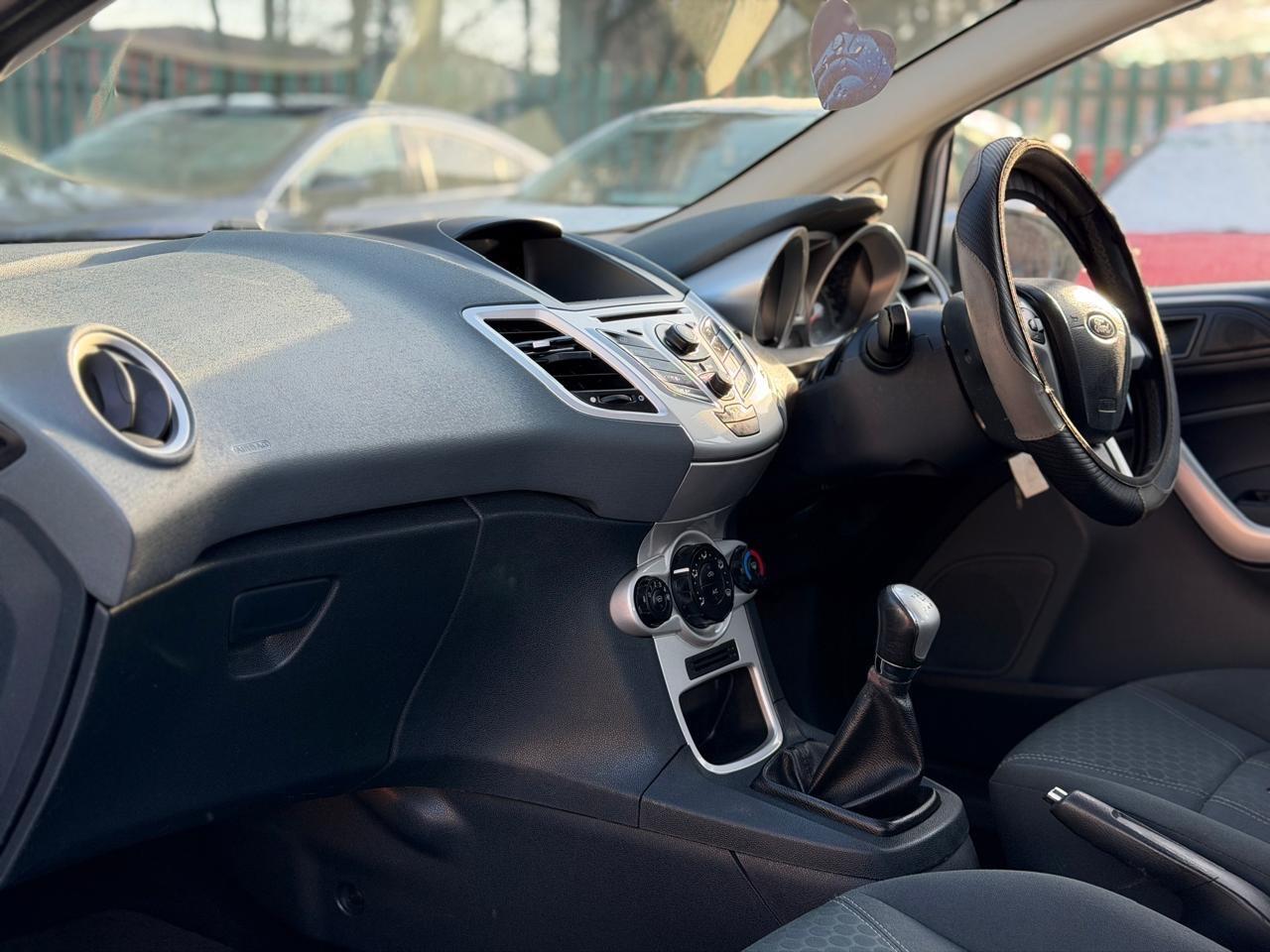 Used Ford Fiesta 2010 for sale - 77170668: Photo 29