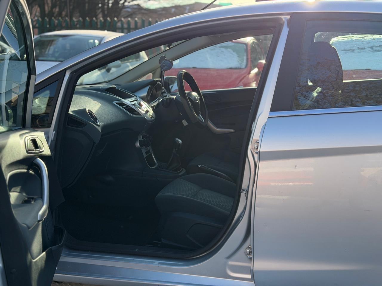 Used Ford Fiesta 2010 for sale - 77170668: Photo 30