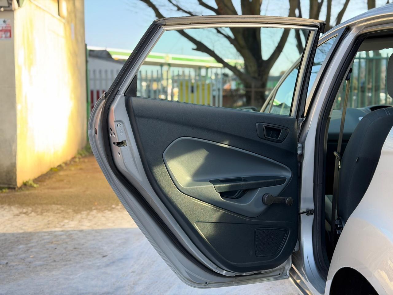 Used Ford Fiesta 2010 for sale - 77170668: Photo 43