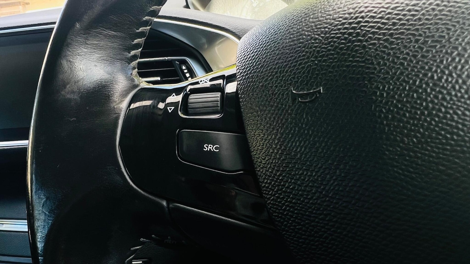 Used Peugeot 308 2014 for sale - 77170672: Photo 22