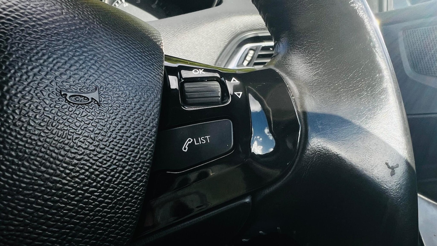 Used Peugeot 308 2014 for sale - 77170672: Photo 23