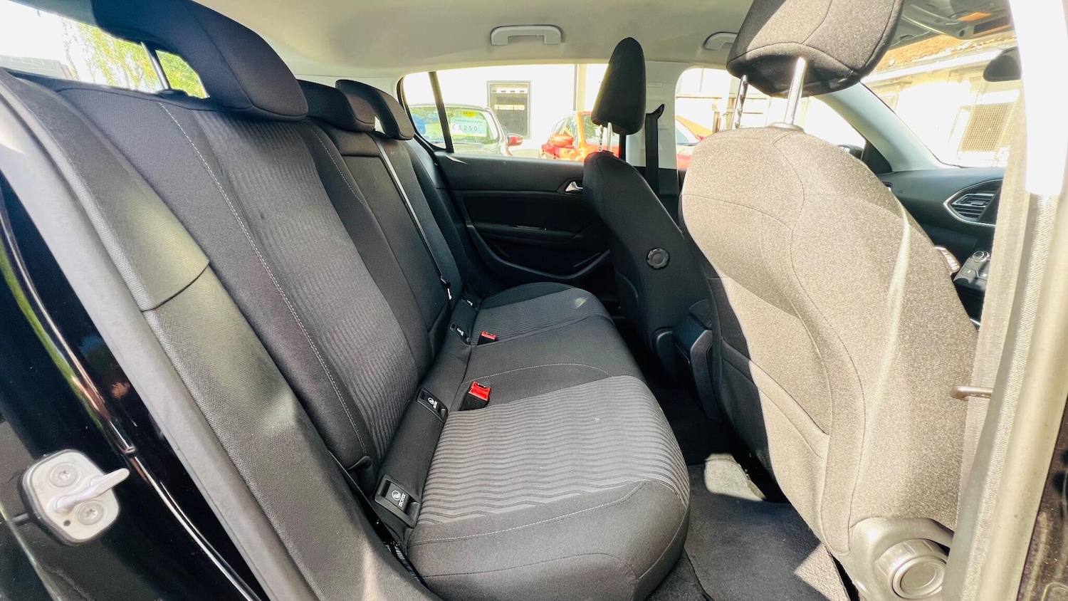 Used Peugeot 308 2014 for sale - 77170672: Photo 28