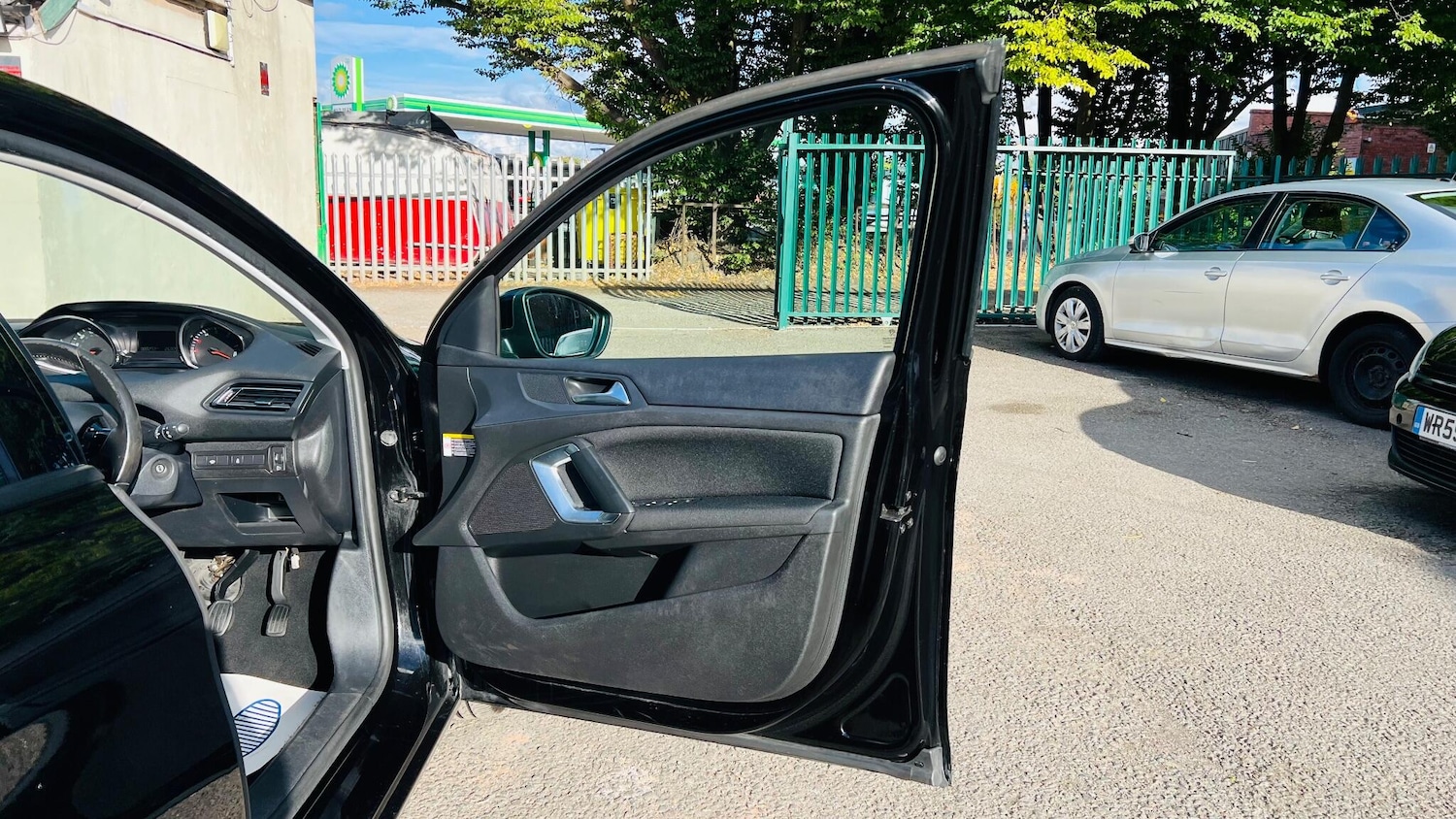 Used Peugeot 308 2014 for sale - 77170672: Photo 40