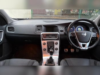Used Volvo V60 2013 for sale - 79116625: Photo