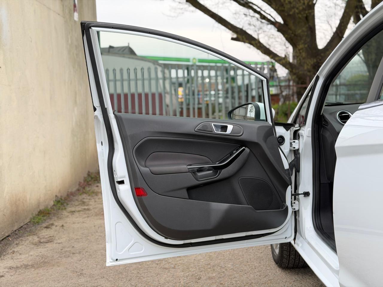 Used Ford Fiesta 2012 for sale - 78034216: Photo 48