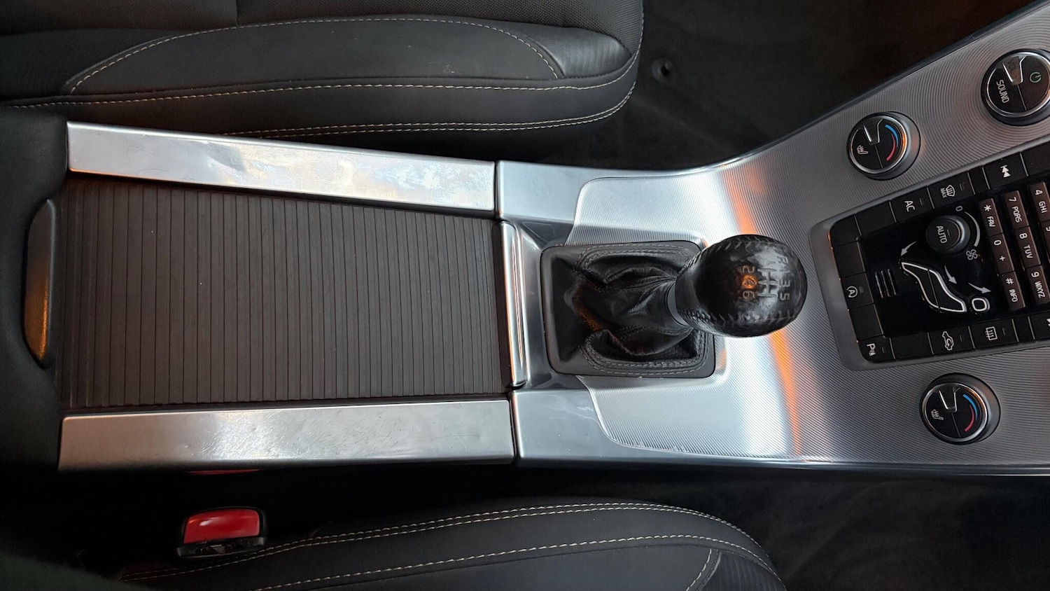 Used Volvo V60 2013 for sale - 77170684: Photo 20