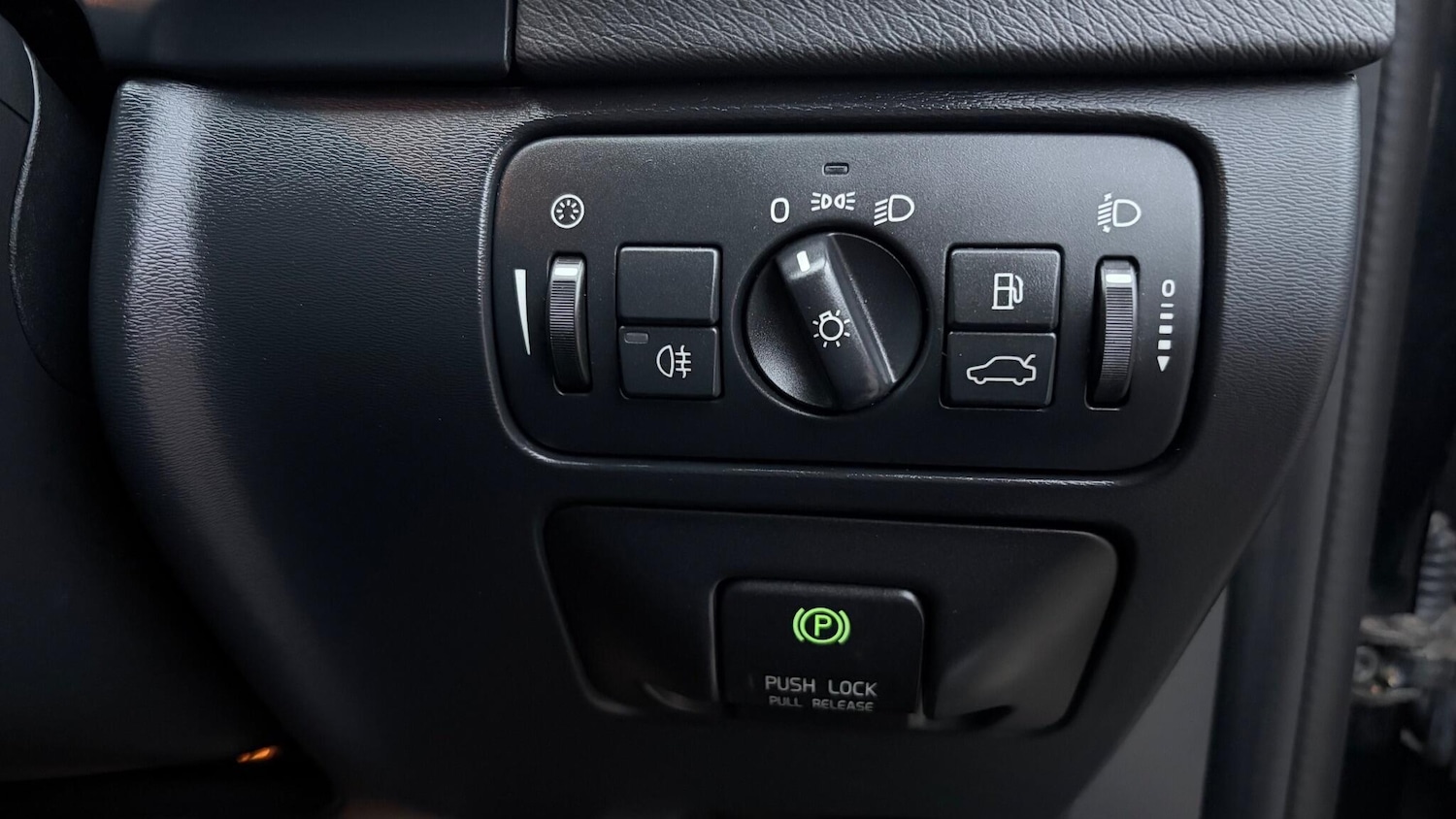 Used Volvo V60 2013 for sale - 77170684: Photo 21