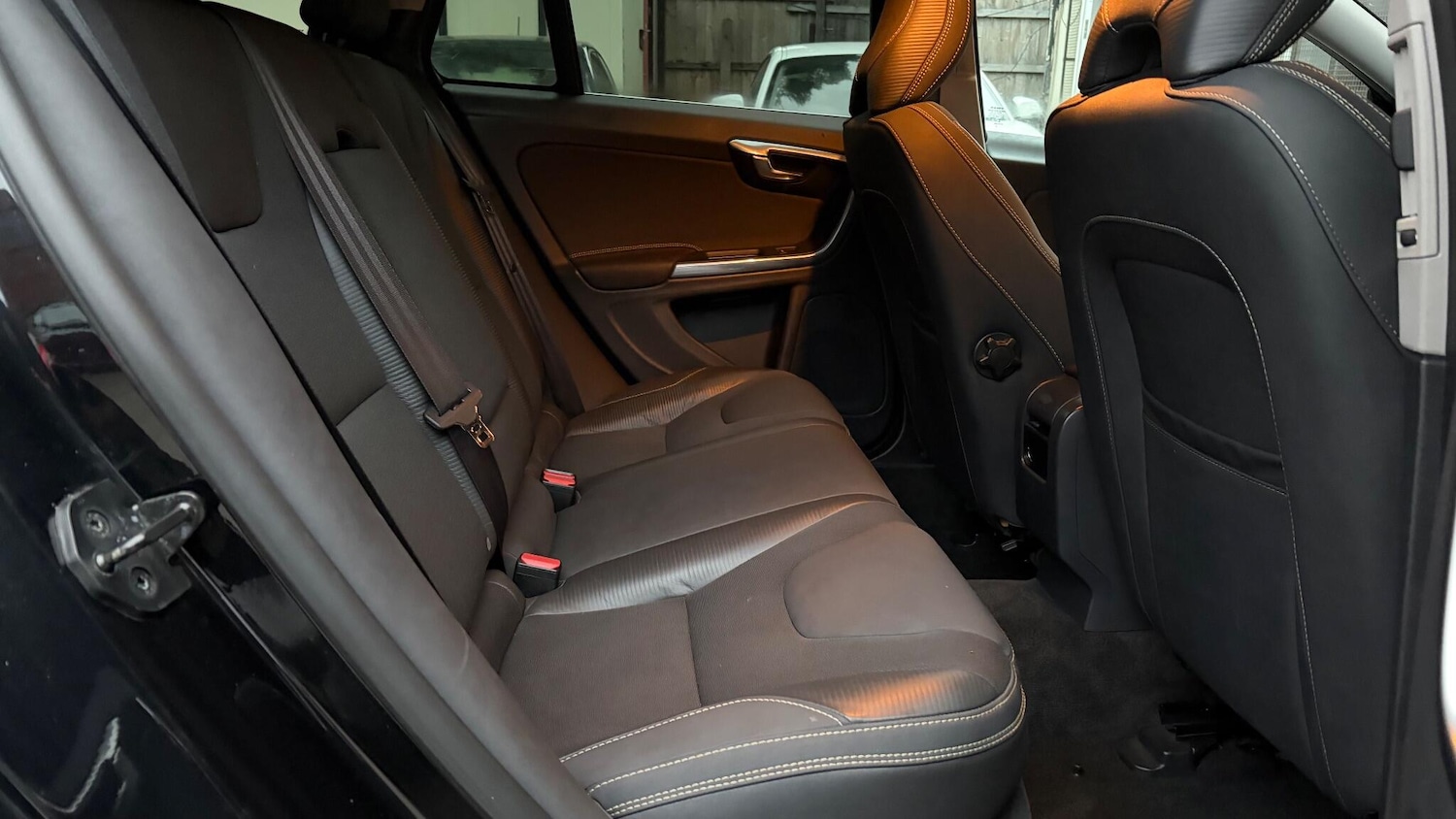 Used Volvo V60 2013 for sale - 77170684: Photo 30