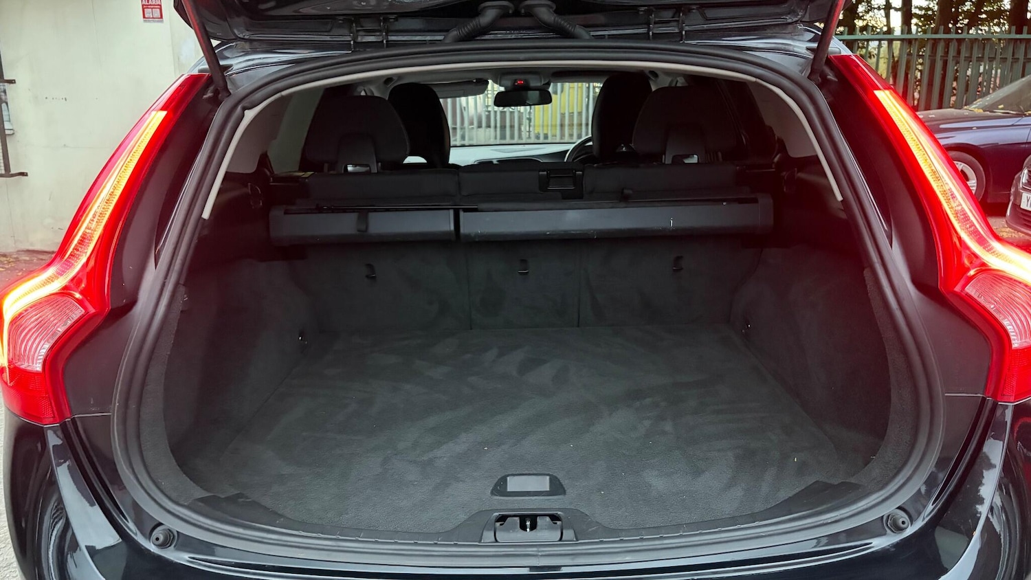 Used Volvo V60 2013 for sale - 77170684: Photo 33