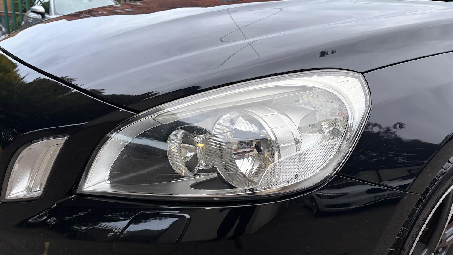 Used Volvo V60 2013 for sale - 77170684: Photo 40