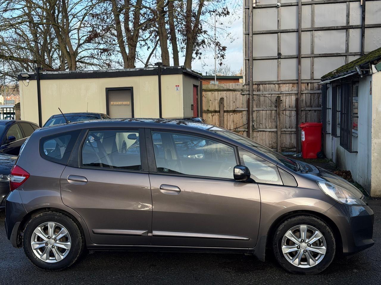 Used Honda Jazz 2011 for sale - 77170679: Photo 10