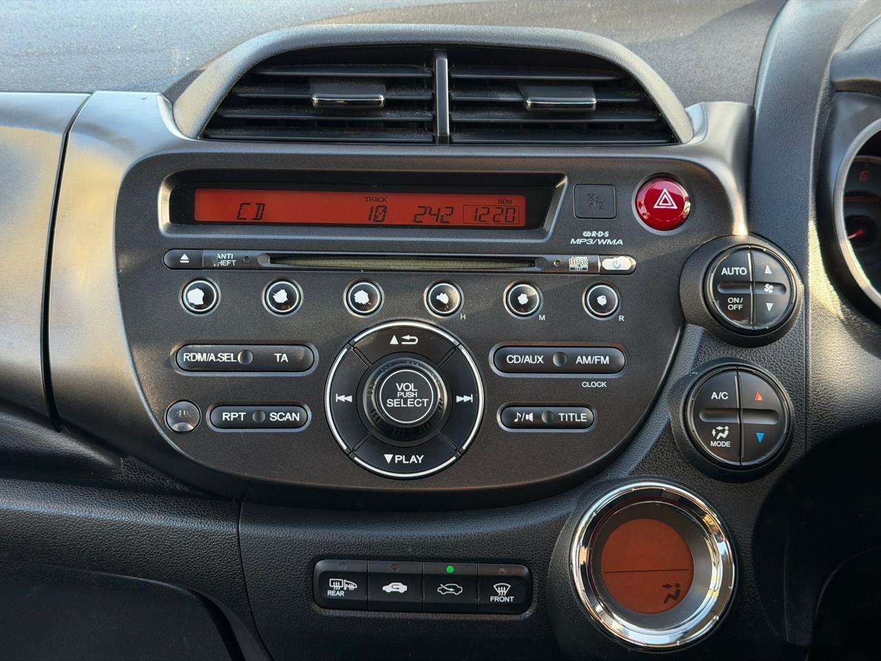 Used Honda Jazz 2011 for sale - 77170679: Photo 12