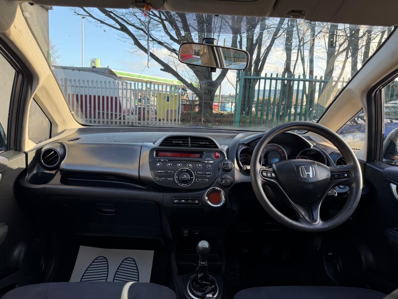 Used Honda Jazz 2011 for sale - 77170679: Photo 2