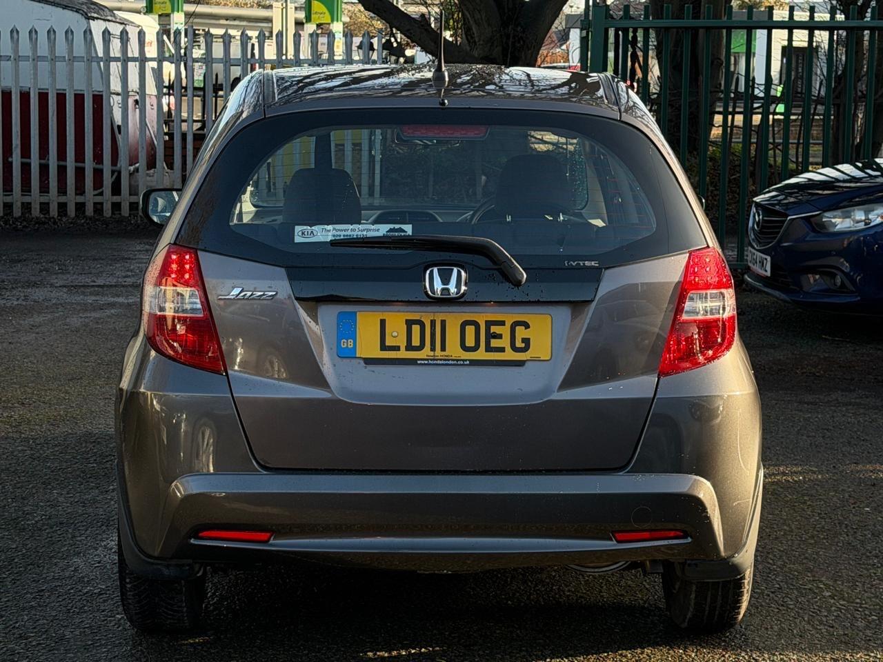 Used Honda Jazz 2011 for sale - 77170679: Photo 8