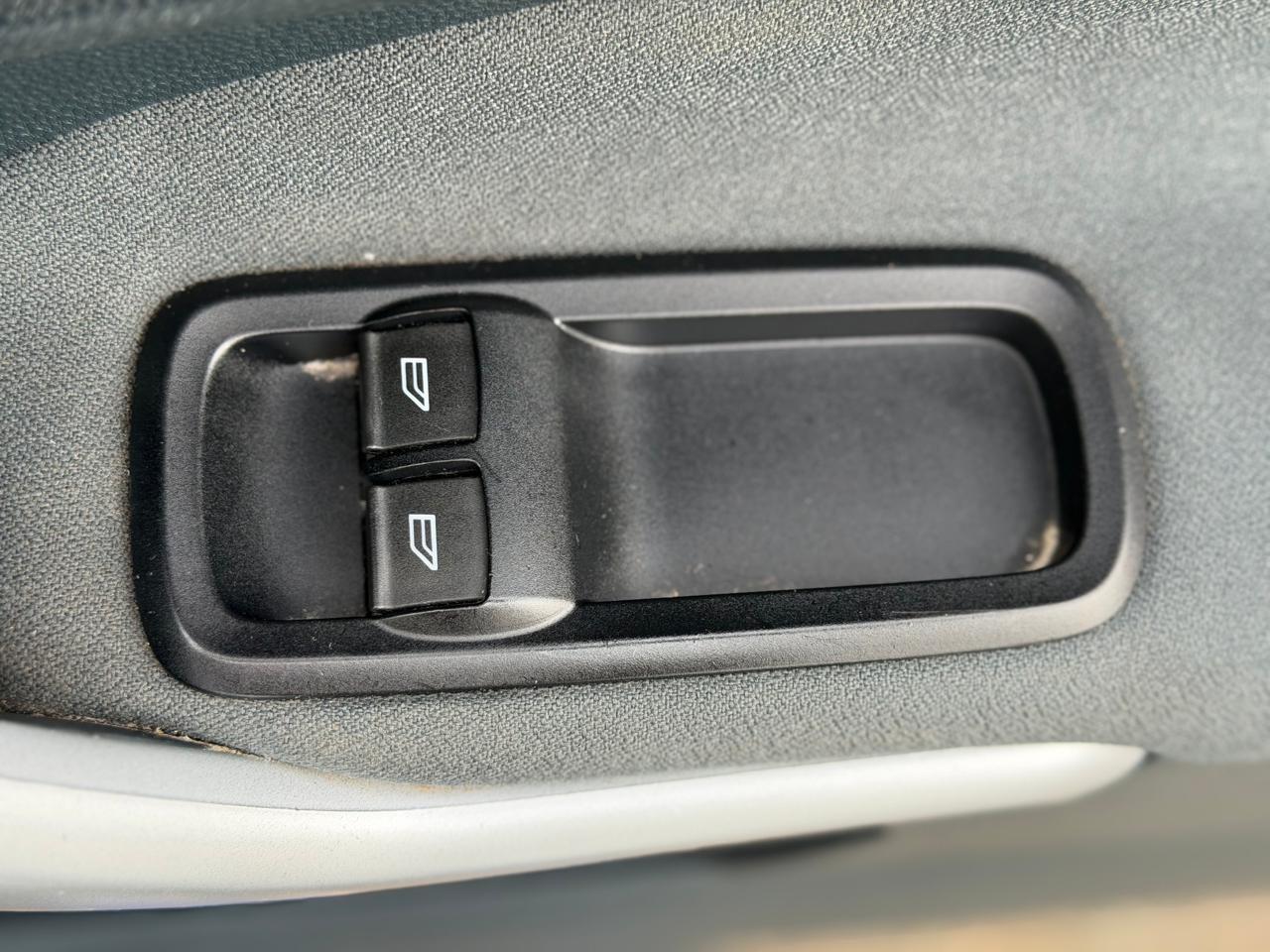 Used Ford Fiesta 2012 for sale - 77396059: Photo 24