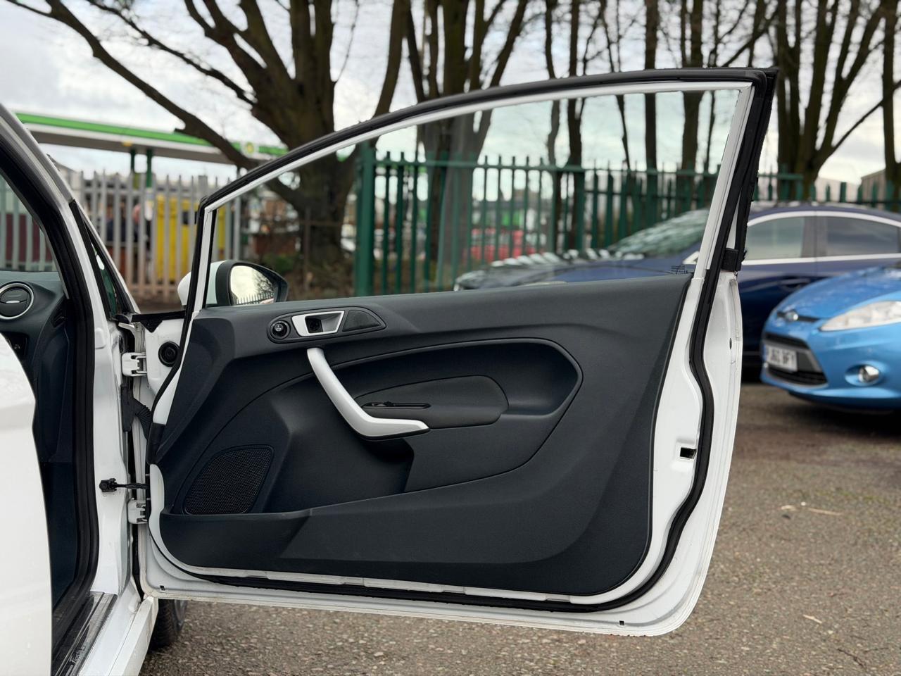 Used Ford Fiesta 2012 for sale - 77396059: Photo 34