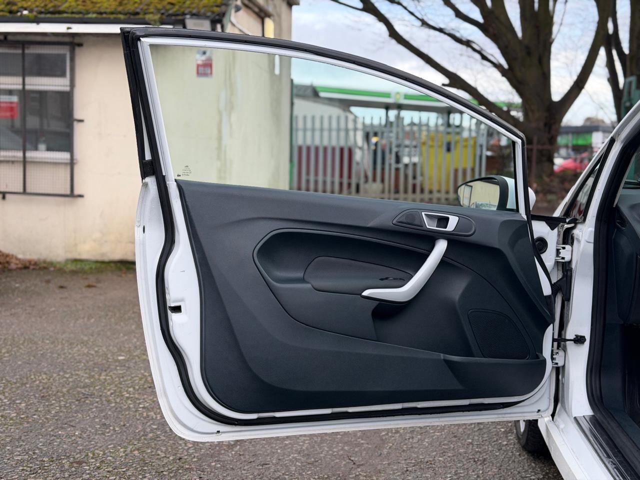 Used Ford Fiesta 2012 for sale - 77396059: Photo 35