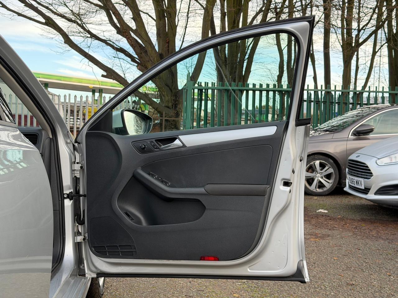 Used Volkswagen Jetta 2012 for sale - 77170685: Photo 26