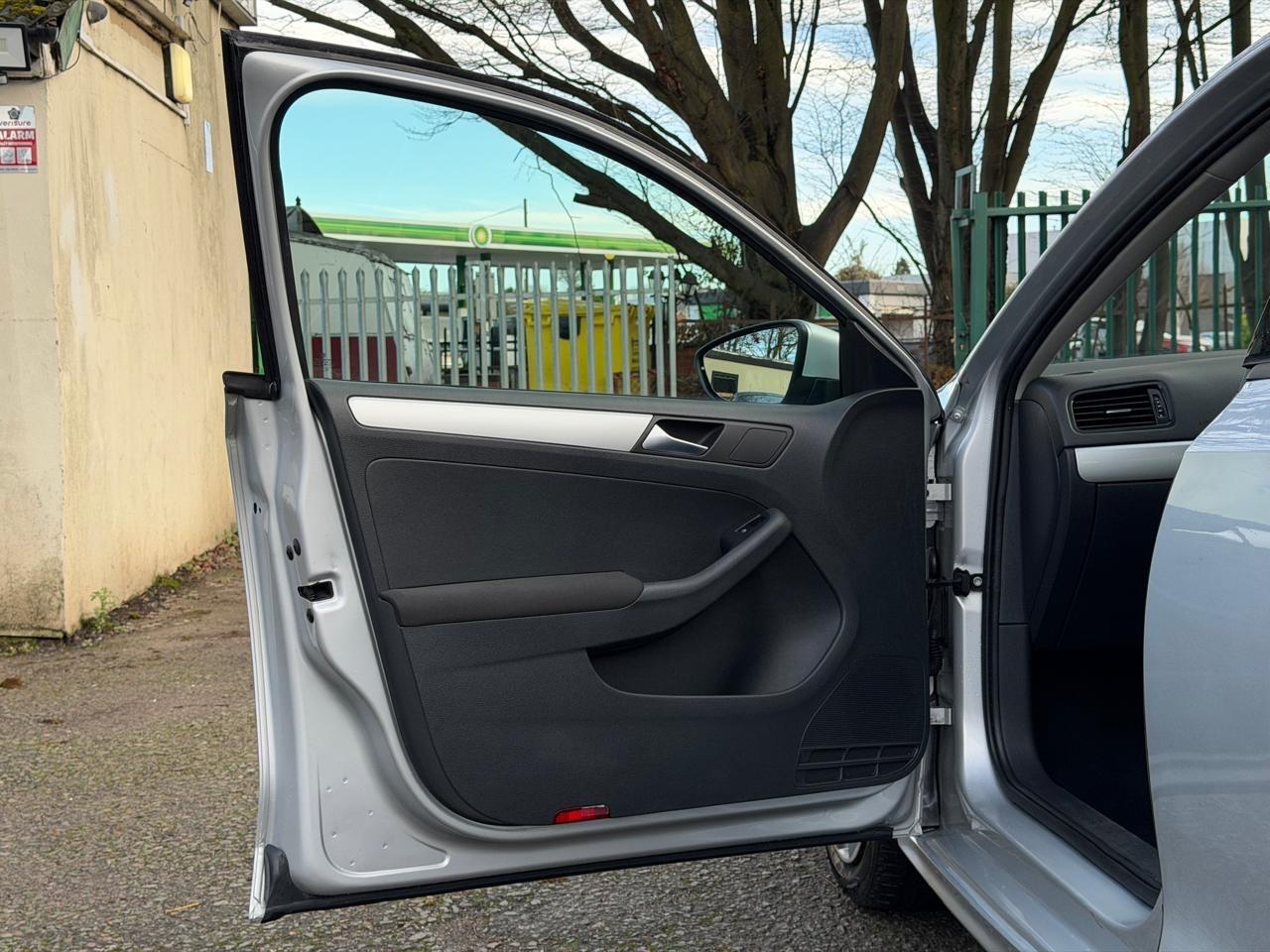 Used Volkswagen Jetta 2012 for sale - 77170685: Photo 28